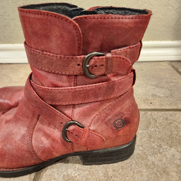 BORN McMillan Strappy Red Ankle Moto Boots Women's Size 7.5 - Picture 2 of 13